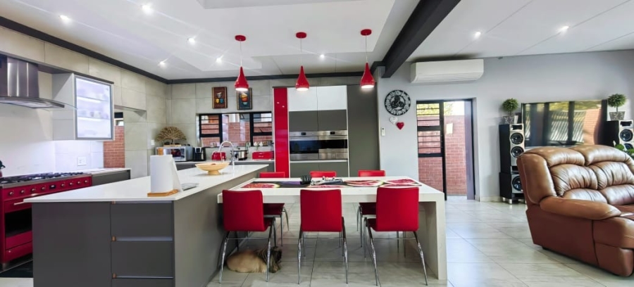 4 Bedroom Property for Sale in Tuscany Ridge North West